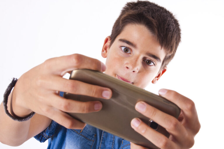 Limit Your Teen’s Screen Time With Five Easy Strategies
